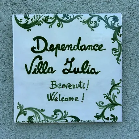 Iiulia Hills *